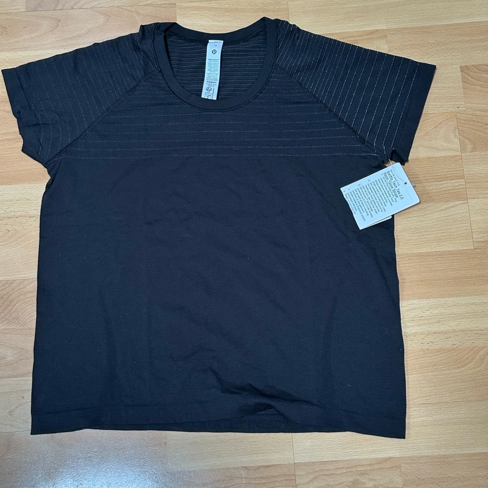 New Lululemon Swiftly Tech Tee 2.0 Race, Glow Stripe in Black